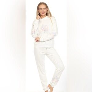 P.J. Salvage SKI White Lounge Set